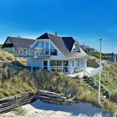 6 Person In Henne-by Traum