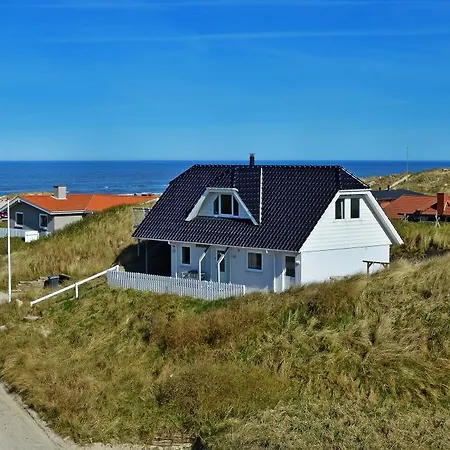 6 Person In Henne-by Traum