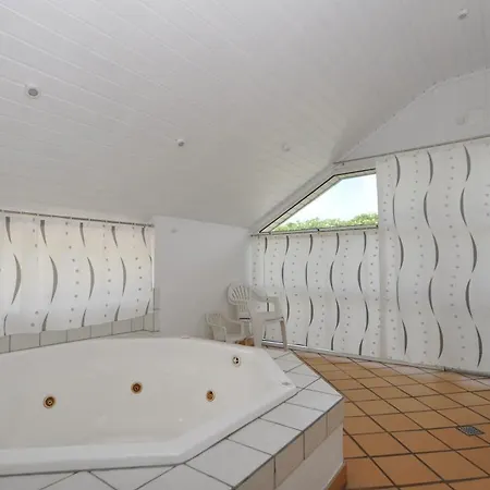 6 Person In Henne-by Traum * Henne Strand