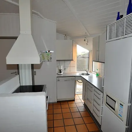 6 Person In Henne Holiday home Henne Strand