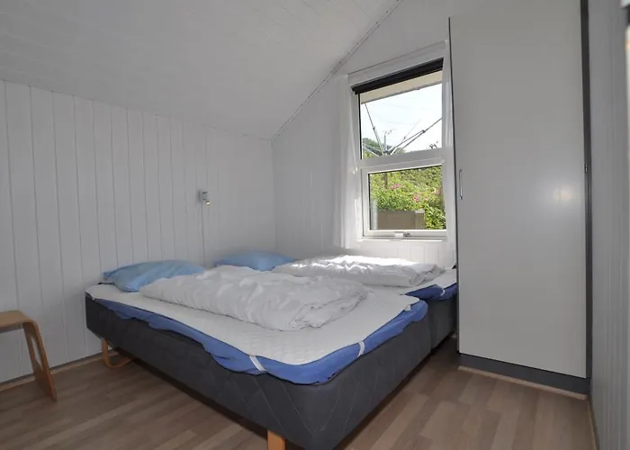 6 Person In Henne-by Traum * هين ستراند