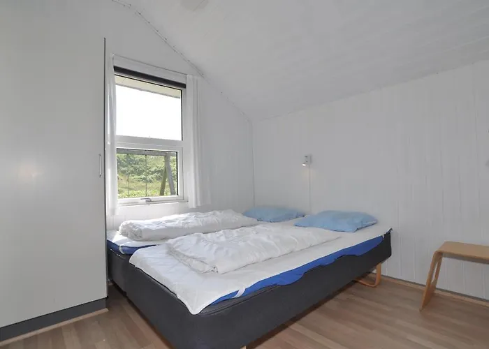 6 Person In Henne-by Traum * هين ستراند