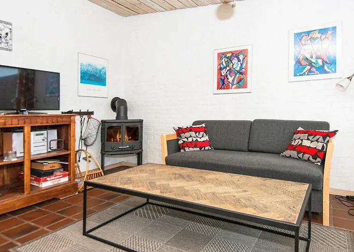 6 Person In Henne-by Traum هين ستراند