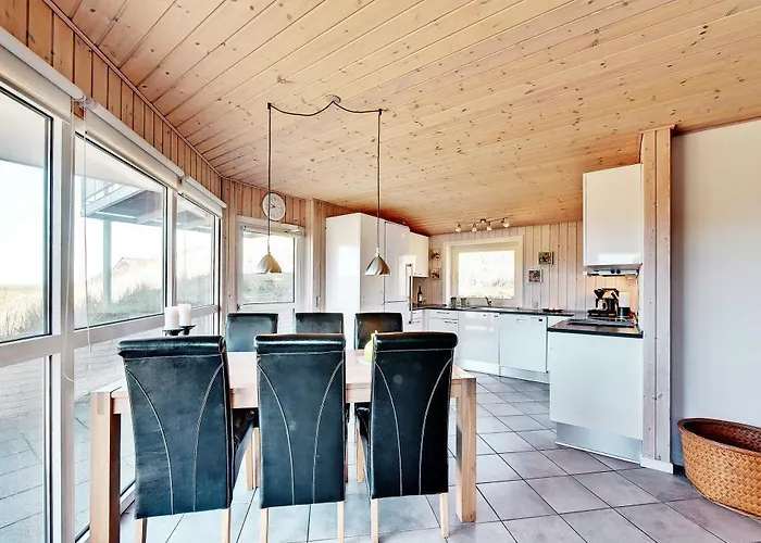 6 Person In Henne-by Traum *