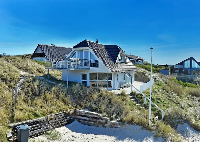 6 Person In Henne-by Traum