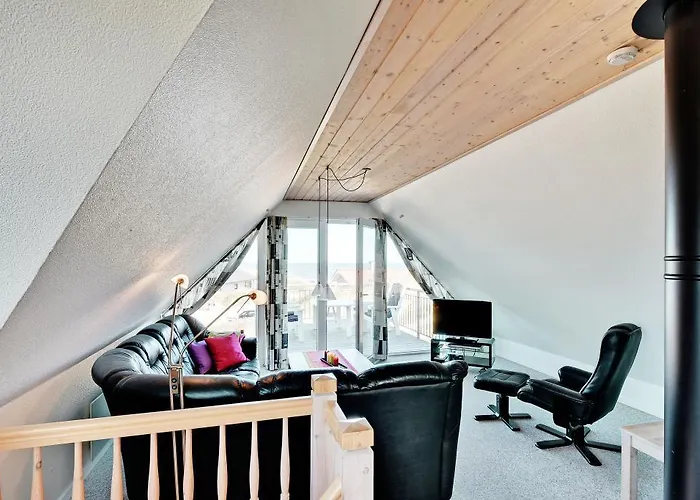 6 Person In Henne-by Traum * هين ستراند