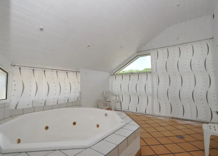 6 Person In Henne-by Traum * هين ستراند