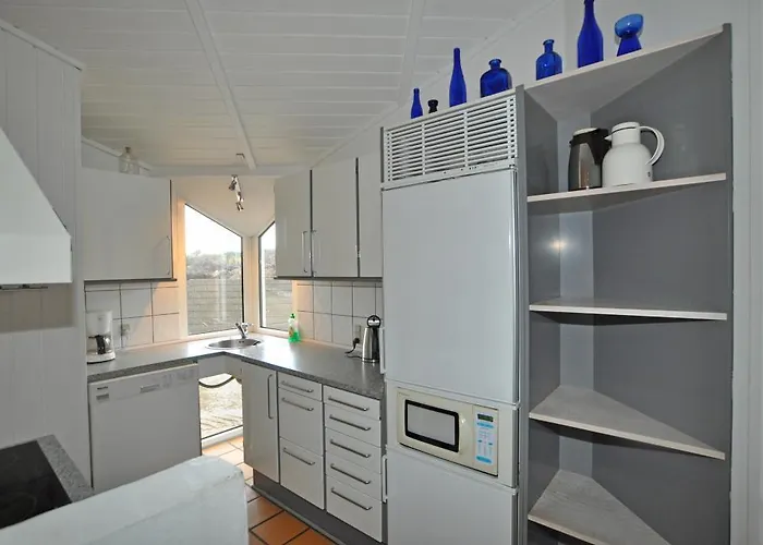 6 Person In Henne-by Traum