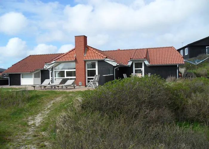 6 Person In Henne-by Traum *